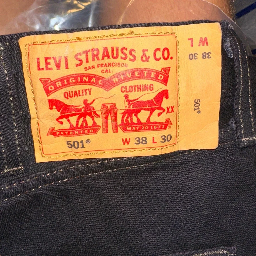 Levis 501 Original Mens Jeans Black Button Fly Denim NWT $59.50 Fits 38x27
